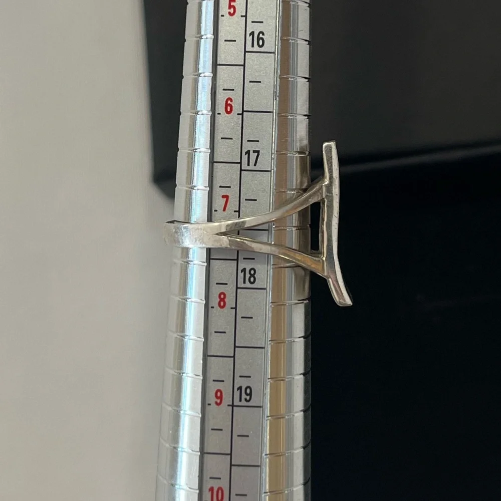 Sterling silver mother of pearl ring. Size 7.25 - Picture 9 of 10